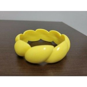 Vintage Pastel Yellow Chunky Wide Plastic Bangle Bracelet Patterned 80's
